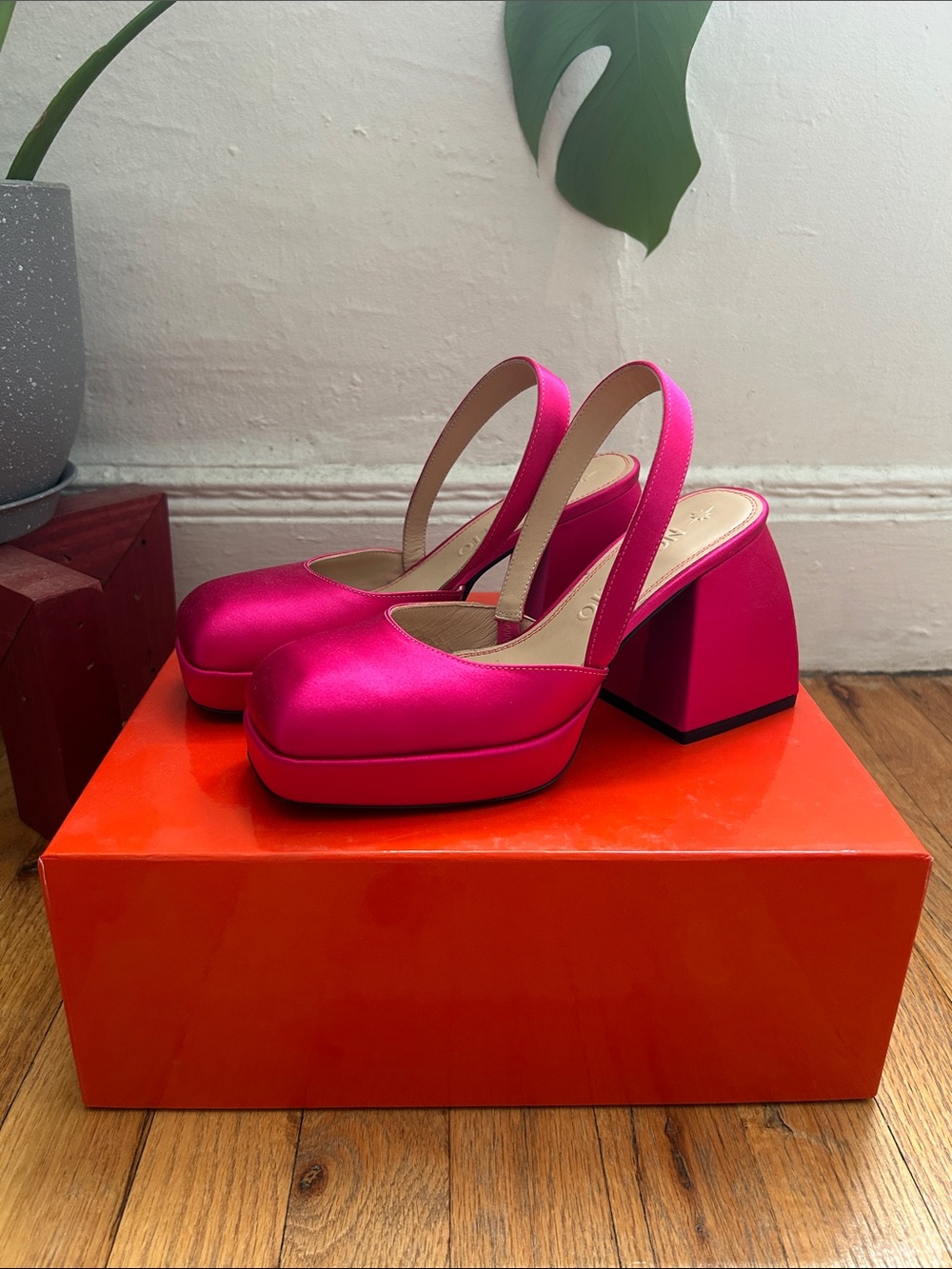 Bold Magenta Pink Satin Nodaleto Bulla Jones Platform Slingback Heels